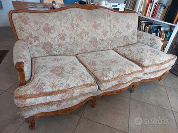 divano in stile provenzale