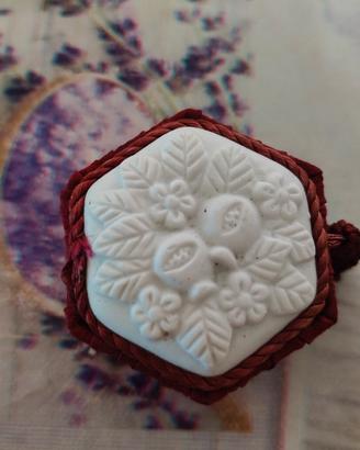 Portagioie con decoro in ceramica 