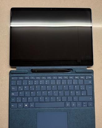 Microsoft Surface Pro 9 i5 8gb RAM 256gb ssd