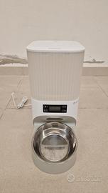 Distributore automatico cibo per gatti