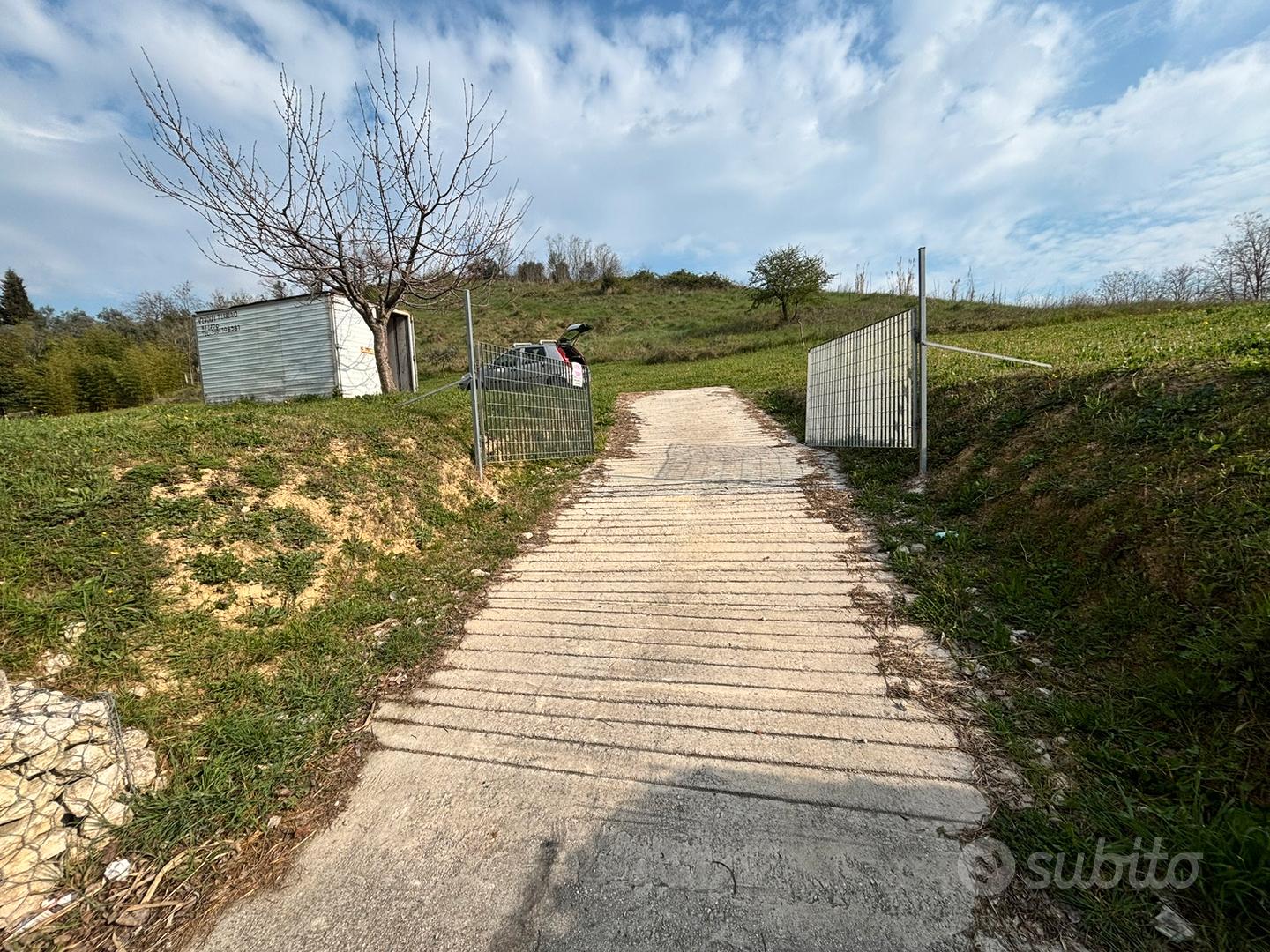 Terreno via prati - Vista 2