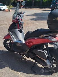 Piaggio Beverly 350