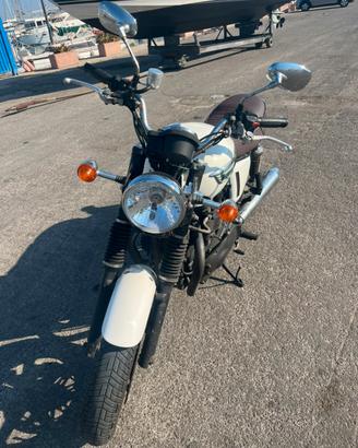 Moto Triumph T100