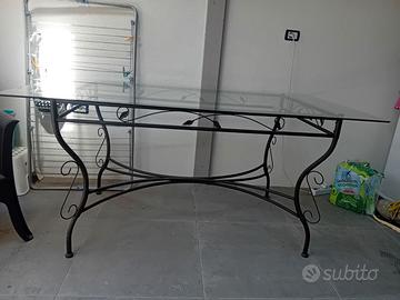 Tavolo da giardino in vetro e ferro
