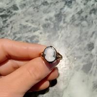 Anello oro giallo con cammeo nero