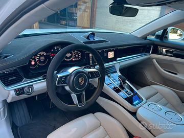 Porsche panamera 4s