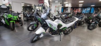 NOVITÀ Kawasaki KLE 500 SE