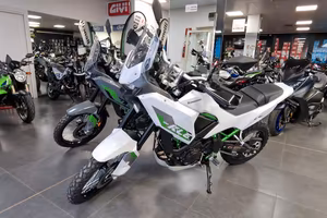 NOVITÀ Kawasaki KLE 500 SE