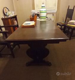 Tavolo in stile rinascimentale