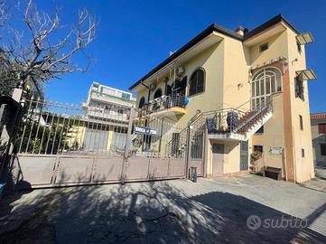 3 LOCALI A CASTELLAMMARE DI STABIA