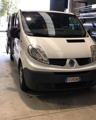 Renault trafic  2500 ice 84 kw leggi bene .