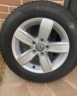 Set 4 gomme invernali con cerchi in lega