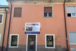 MONOLOCALE A BUTTAPIETRA
