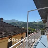 BORGO VAL DI TARO (PR)- TRILOCALE VICINO AL CENTRO