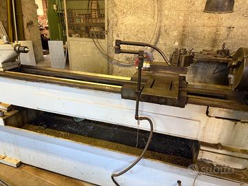 Macchine utensili tornio parallelo