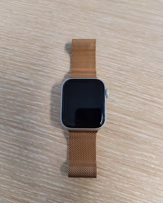 Apple Watch SE 42 mm con cinturino oro