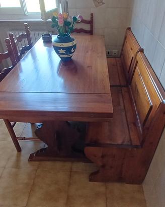 Tavolo con panca portaoggetti per cucina o taverna