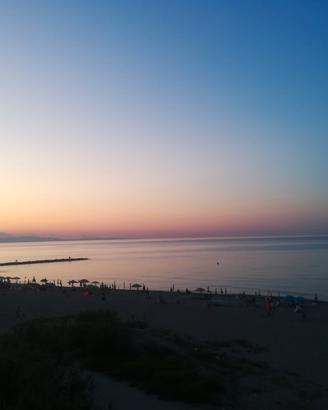 Sulla spiaggia di Cariati Marina, comodità e relax