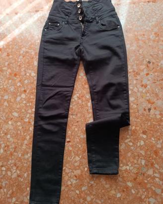Pantalone nero stretch vita alta