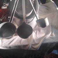 utensili da cucina in alluminio vintage 