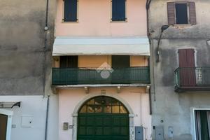 CASA DI CORTE A MUSCOLINE