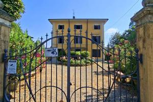 Villa di 500 m² con più di 5 locali e box auto a T