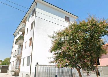 RIF. 548 BILOCALE AL PIANO RIALZATO