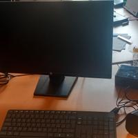 COMPUTER PC INTEL NUC CON TASTIERA E SCHERMO HP