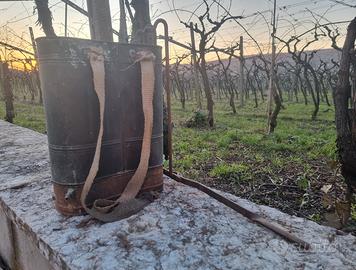 Antica pompa irroratrice a spalla S.I.P.I  in rame