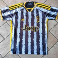 Maglietta Juventus ufficiale Adidas.  Taglia S.  C