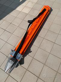 Cavalletto treppiede per strumenti topografici