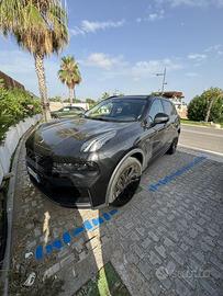 Lynk&co 01 full black