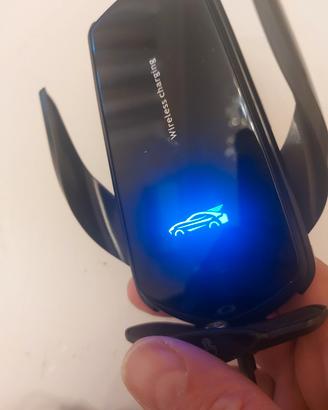 supporto auto per cellulare con ricarica wireless 