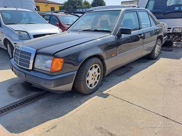 Mercedes 200 E per ricambi