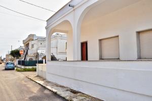 Villetta a 100mt dalla spiaggia con POSTO AUTO