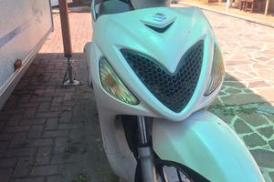 Scooter Suzuki 150