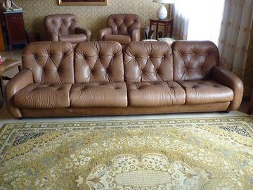 Divani con poltrone per sei sedute