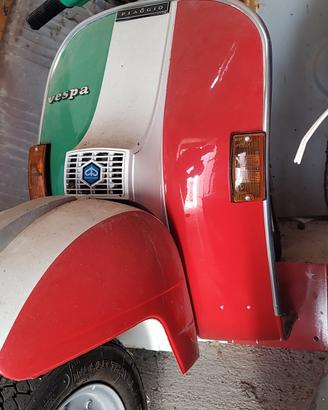espositore oggetto di design 