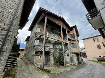 CASA SEMINDIPENDENTE A TEGLIO