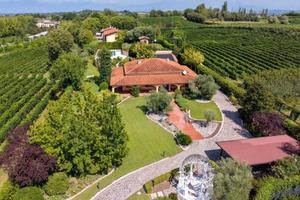 Villa di 279 m² con più di 5 locali a Peschiera de