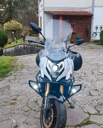 CF MOTO MT 650