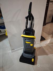 lavapavimenti professionale karcher BR 30/4 C
