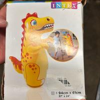 Sempre in piedi dinosauro