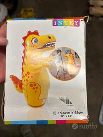 Sempre in piedi dinosauro