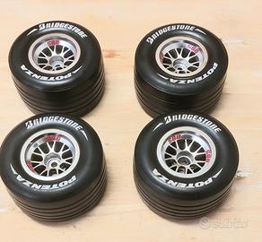 4 GOMME FERRARI F1 2004 DEAGOSTINI 