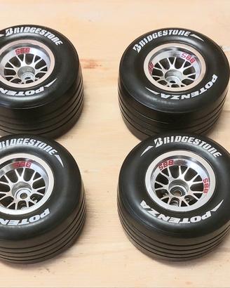 4 GOMME FERRARI F1 2004 DEAGOSTINI 