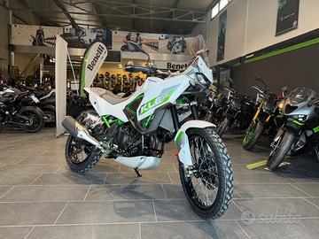 Kawasaki KLE 500 My 2026 prove su strada