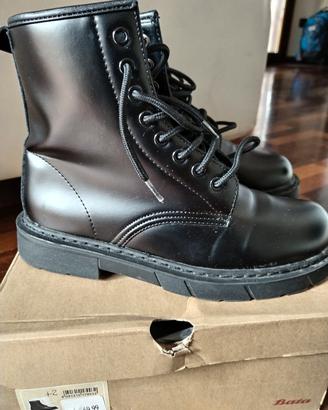 Bata anfibi donna in pelle