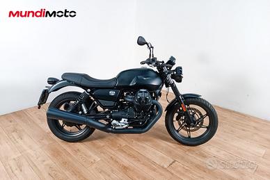 MOTO GUZZI V7 STONE 850 - 2022