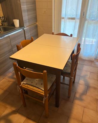 Tavolo estensibile cucina con sedie